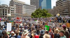 ribuan warga as demo