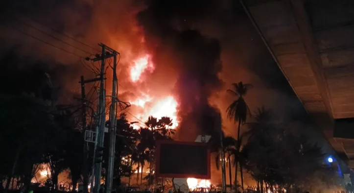 Massa Bakar Gedung DPRD Makassar, Dua Orang Tewas Terjebak