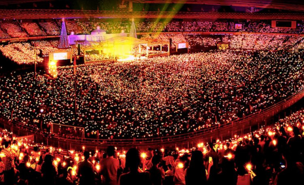 foto setiap perayawaan natal kristen protestan yang penuh mujizat