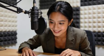Di Balik Mikrofon Desa: Mengapa Testimoni Penyembuh di Radio Komunitas Lokal